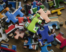 Load image into Gallery viewer, Venice Houses - 1000 piece puzzle